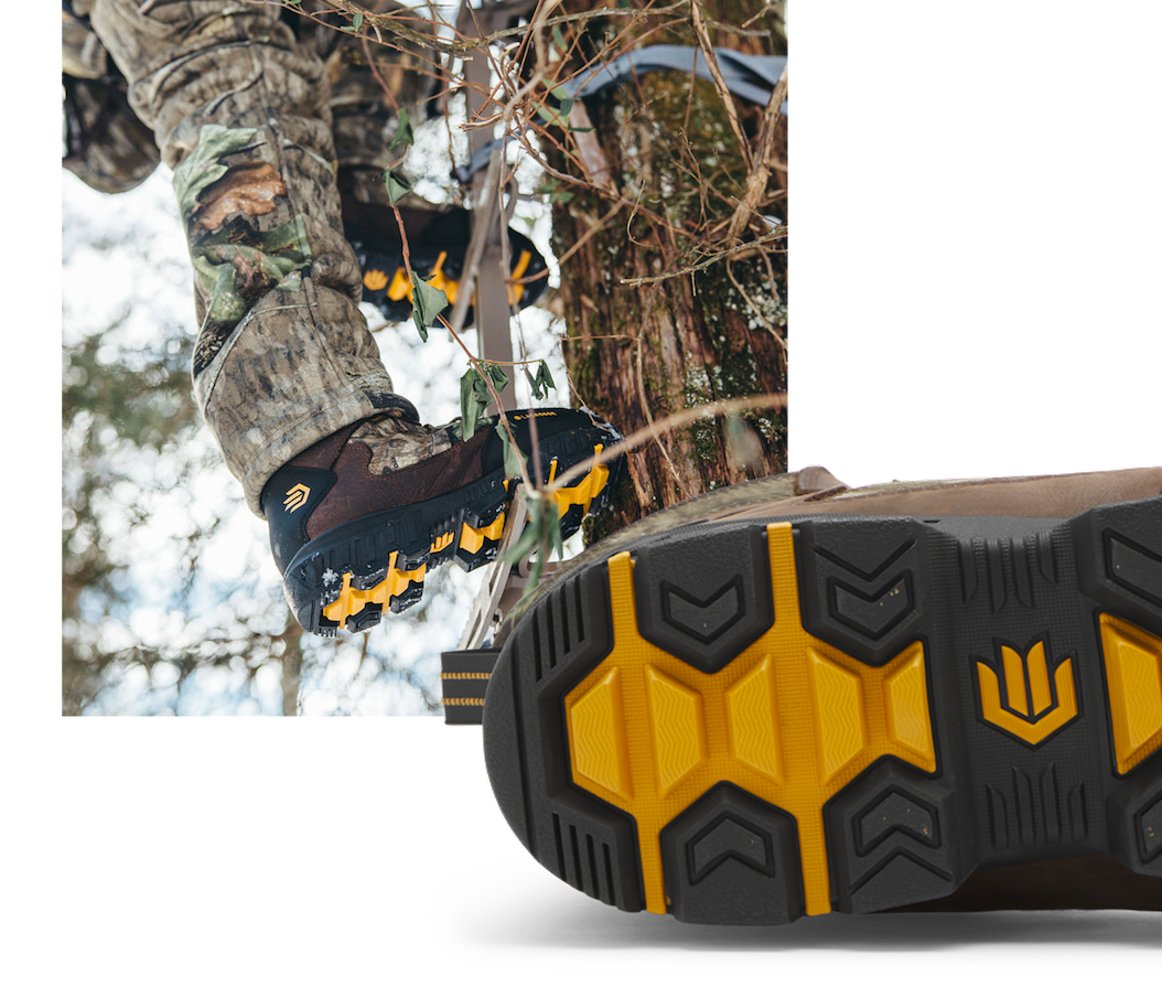 Cold Snap II, Men's Mossy Oak Country Roots 2000G, Permafrost outsole with yellow lugs and a 90° heel; inset shows a hunter climbing a treestand.