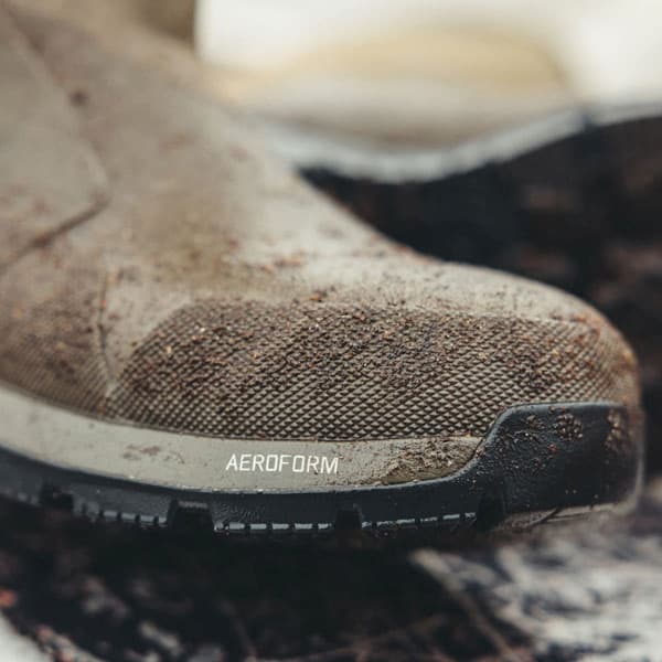 Alphaburly Aero - Available for Men and Women - Equipped with AeroForm technology.