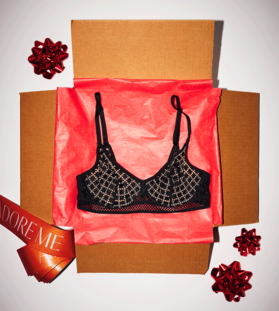 Every day in December, shop hundreds of styles at up to 60 percent off - and get a FREE gift with your purchase. From 2nd to 31st of December. Up to 60 percent off valid on Sale category only. Free gift valid sitewide on orders of plus 20 dollars. Excludes gift cards. Gift valued at 17.95 dollars–59.95 dollars. While supplies last.