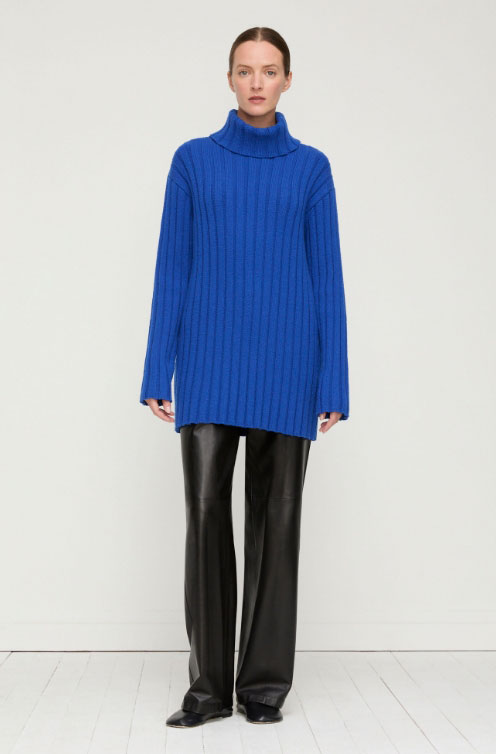 Merino Wool-Cashmere Wide Ribbed Turtleneck Sweater