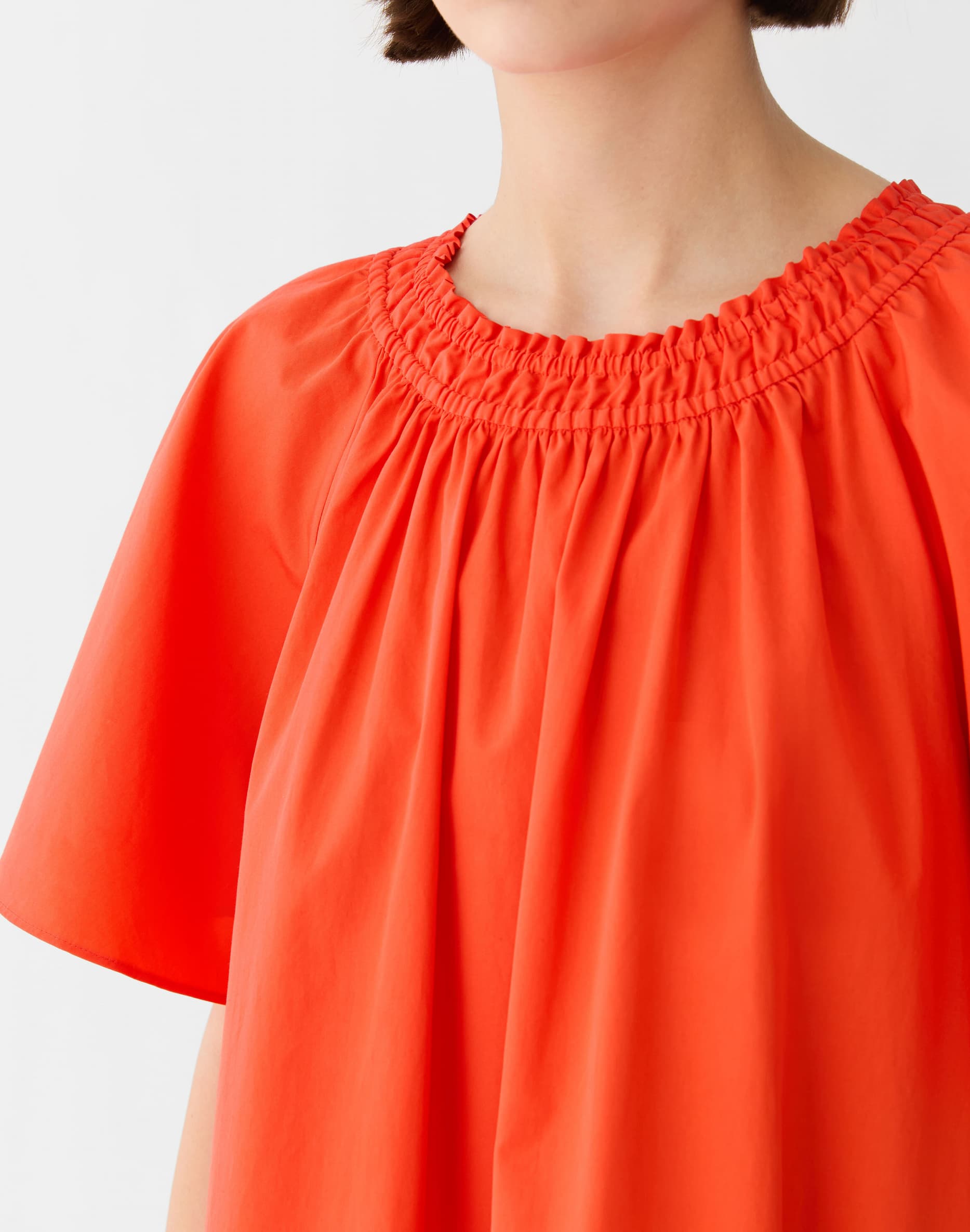 GridImage3_DressDetail