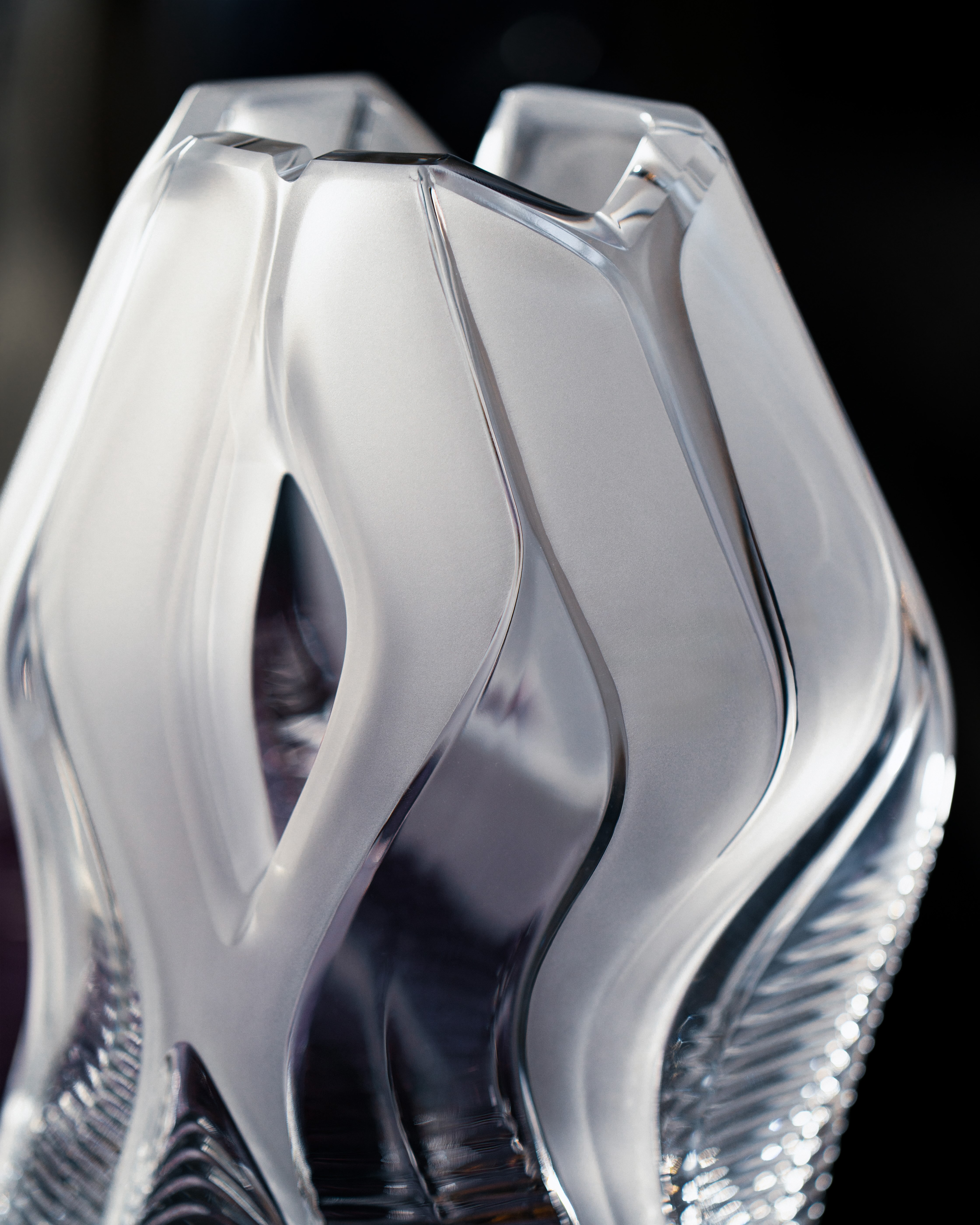 Manifesto-Vase-Zaha-Hadid