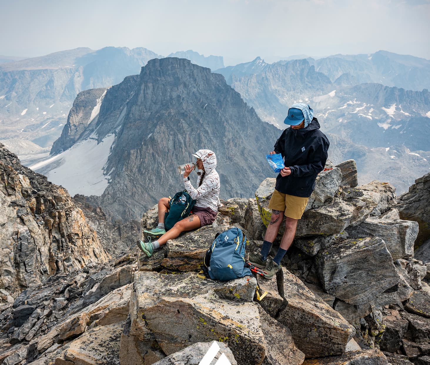 A technical hoody that can be worn as a midlayer or an outer layer, and features high-loft 800-fill down and PrimaLoft® Gold Insulation with Cross Core™ technology in high-wear areas, the Mission 3000M Hoody provides reliable warmth on missions deep in the mountains. 