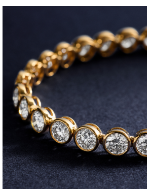 From the Diamond Essentials collection.
