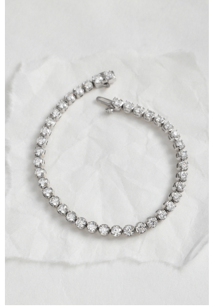 Diamond jewelry for daily adornment and timeless shine.