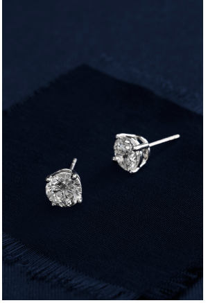 Diamond jewelry for daily adornment and timeless shine.