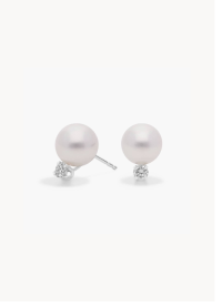 Save up to 30% off* fine jewelry to renew your spring style.