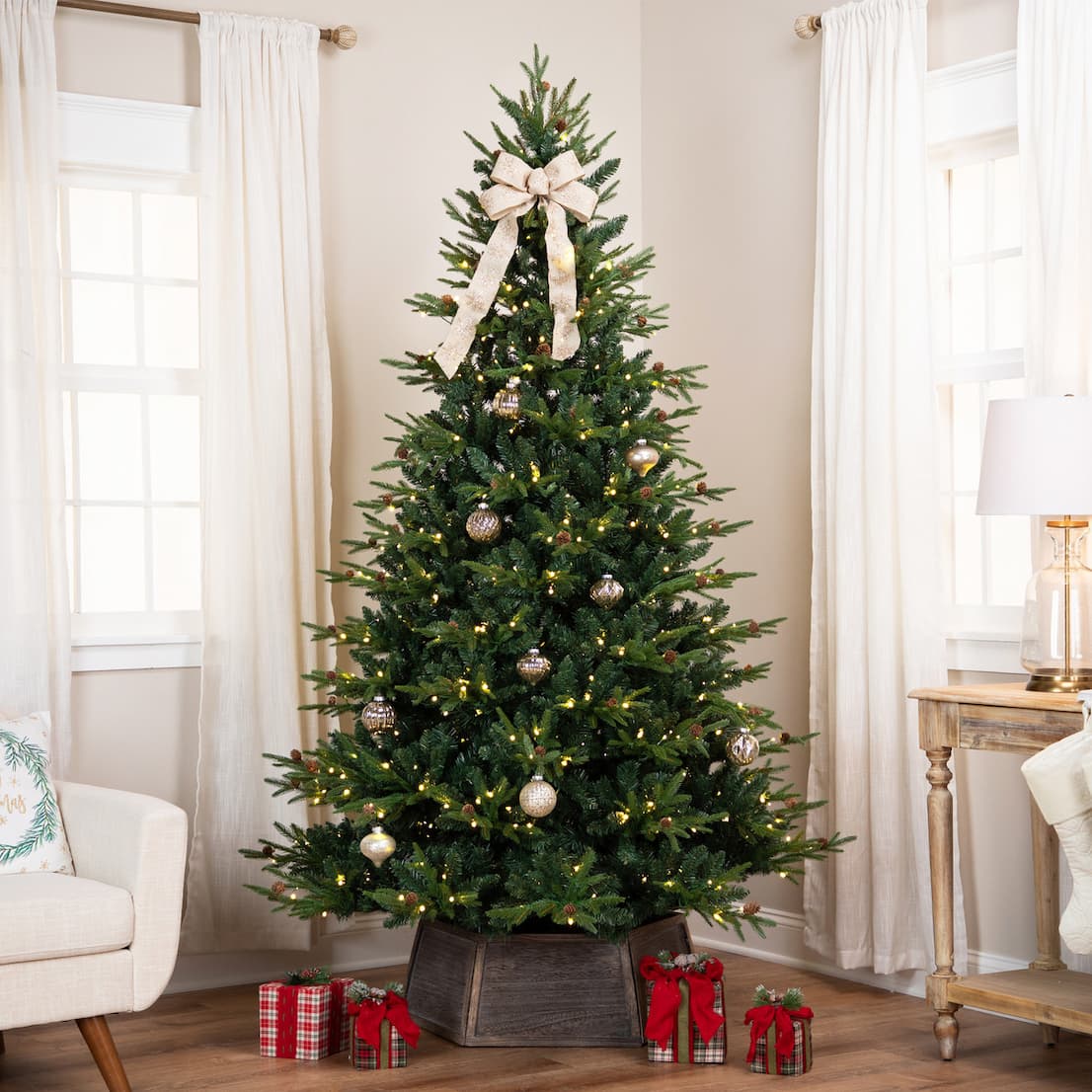 6.5' Real Touch™ Pre-Lit Shenandoah Pine Tree