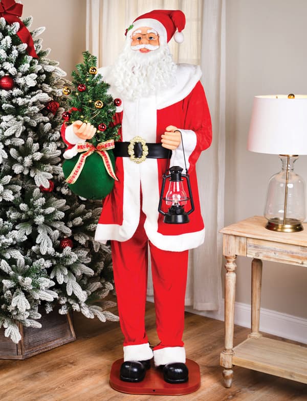 Oversized and commercial Christmas decorations