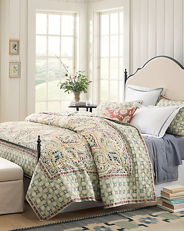 Umbria Paisley Quilt