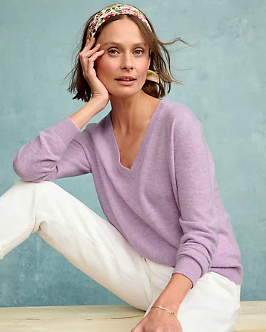 Essential Cashmere V-Neck Sweater