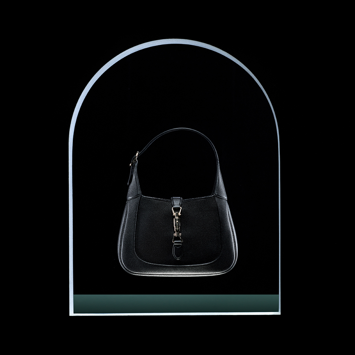 Bag Discover more on the Gucci website 