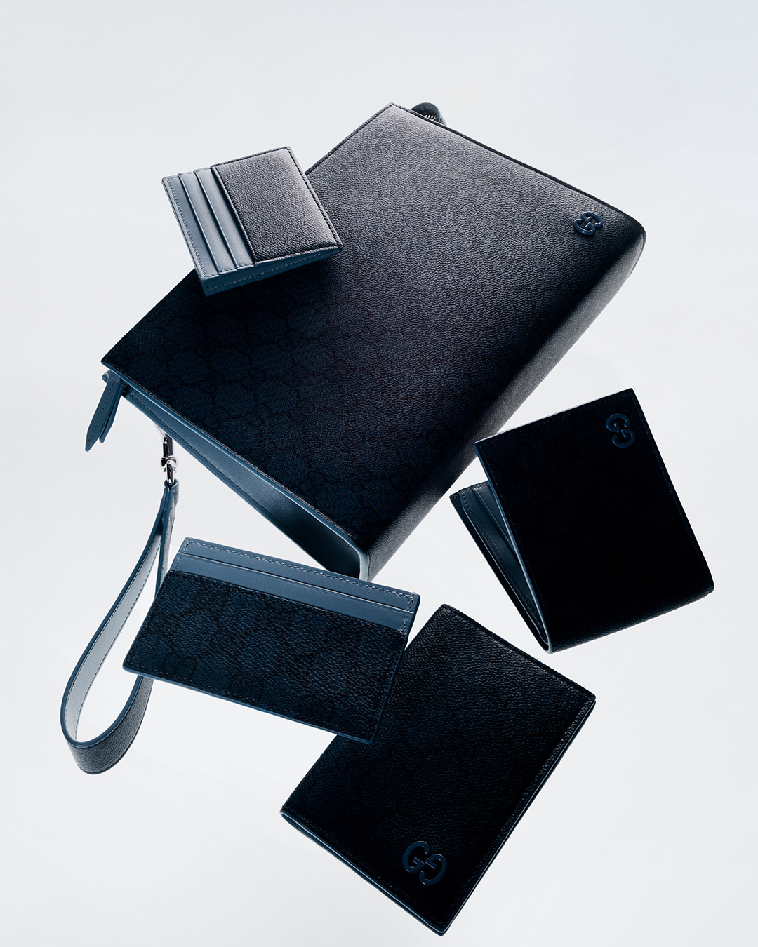 Wallet Discover more on the Gucci website 