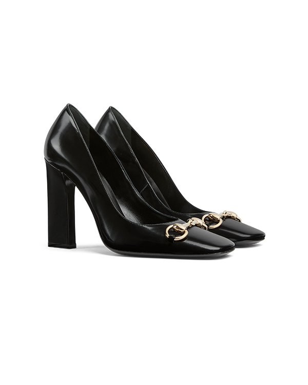 Shoe(s) Discover more on the Gucci website 
