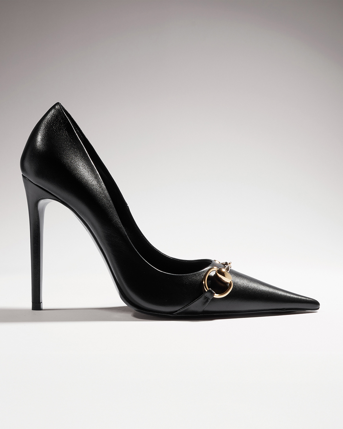  Discover more on the Gucci website 