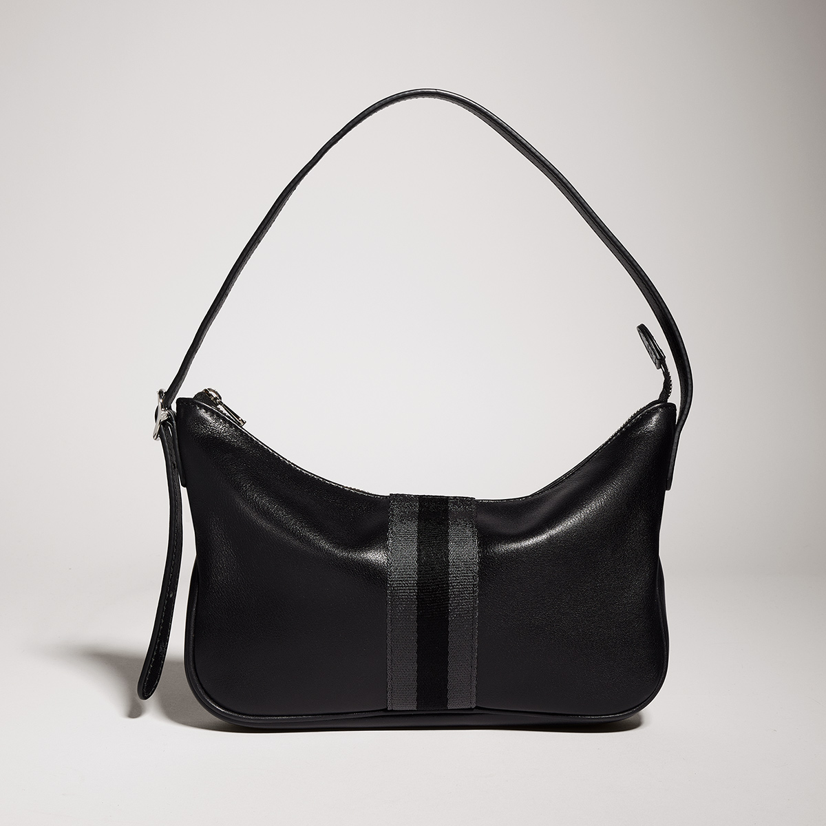 Bag Discover more on the Gucci website 