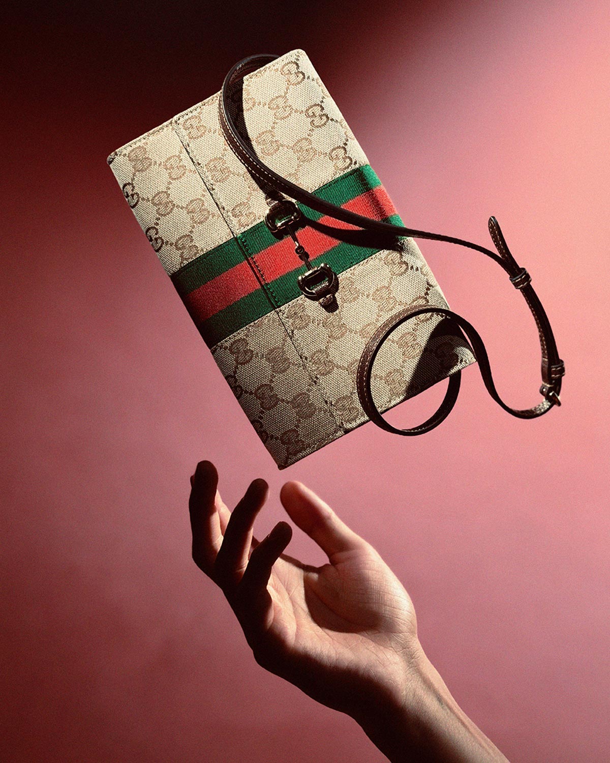 Bag Discover more on the Gucci website 