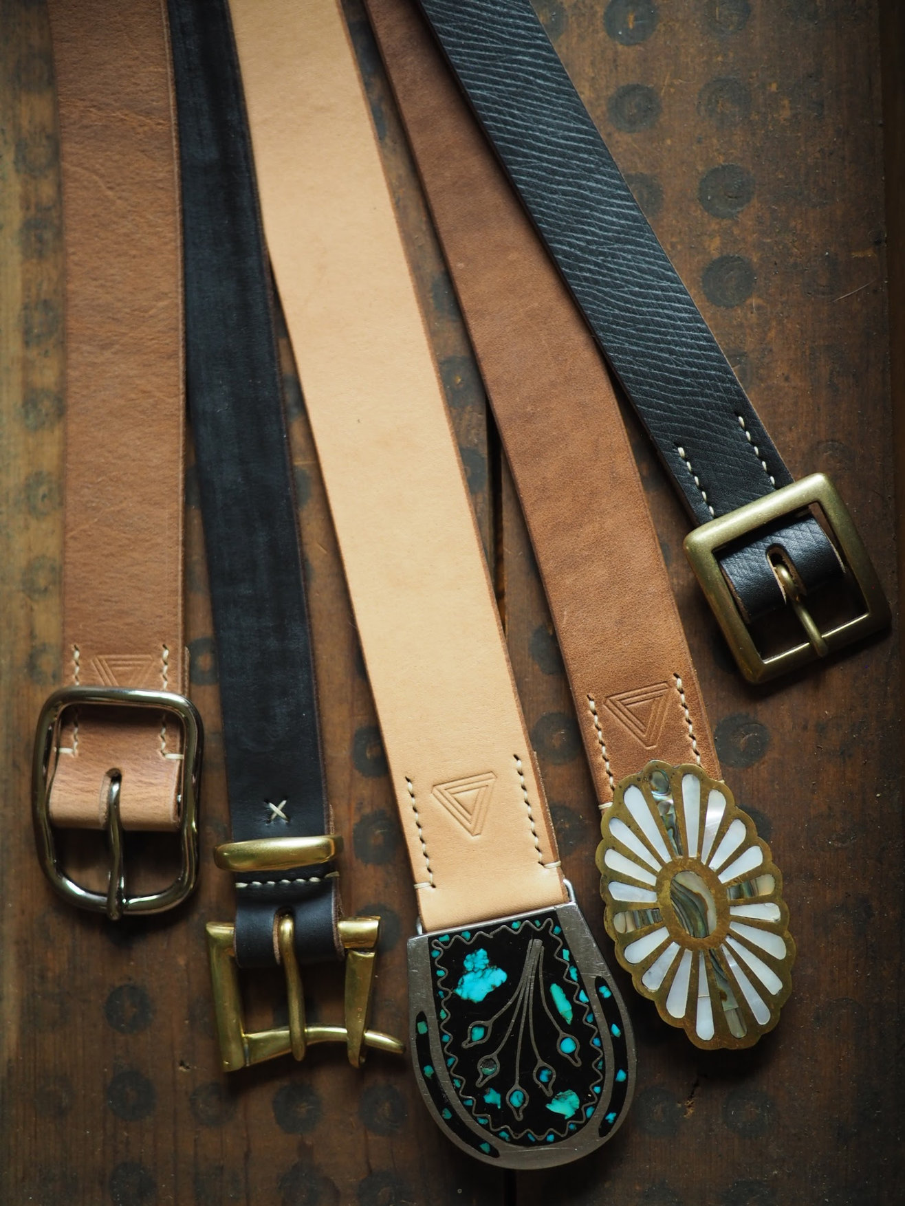 https://www.hollowsleather.com/product-page/custom-belts