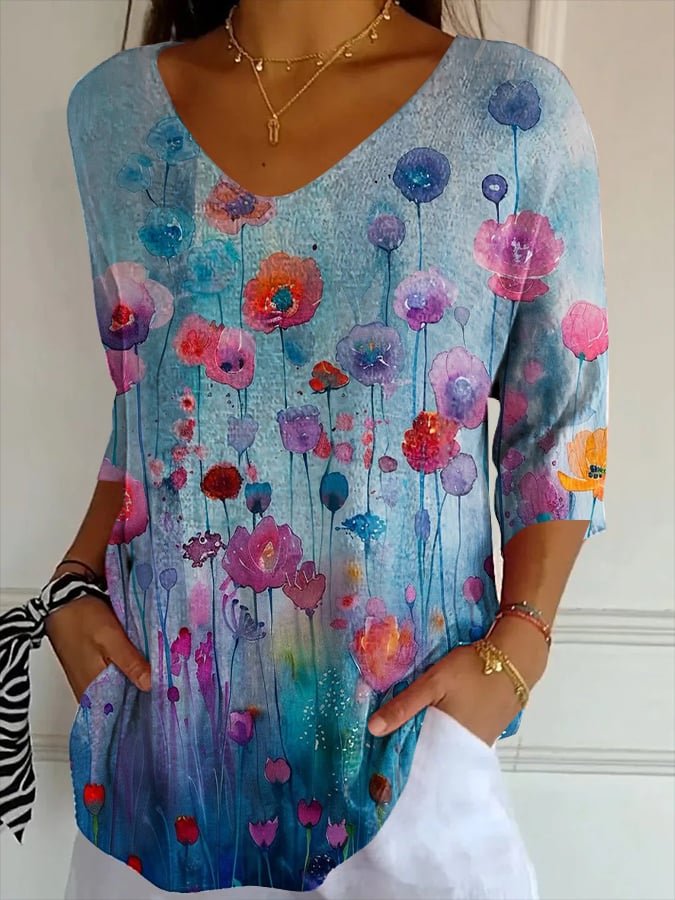 Image of Simple V Neck Gradient Pattern Loose T-Shirt