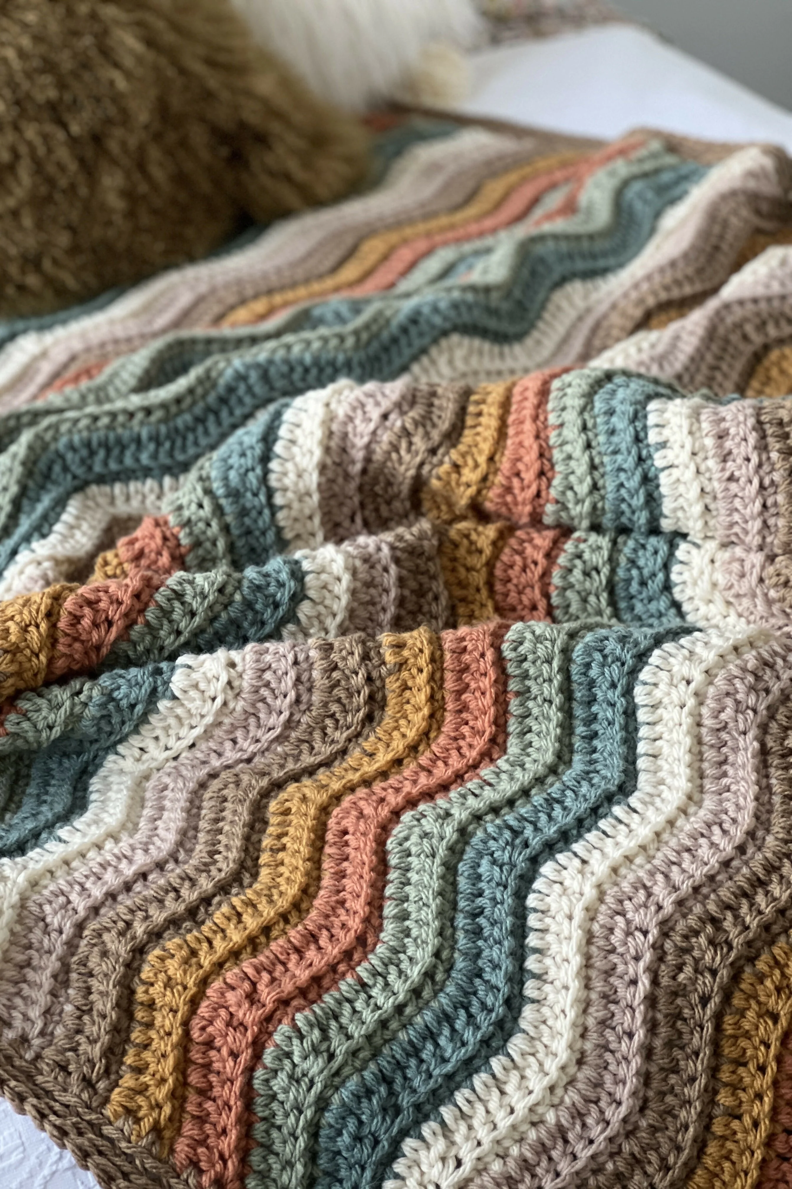 Image of Ripple Rainbow Blanket (Crochet)