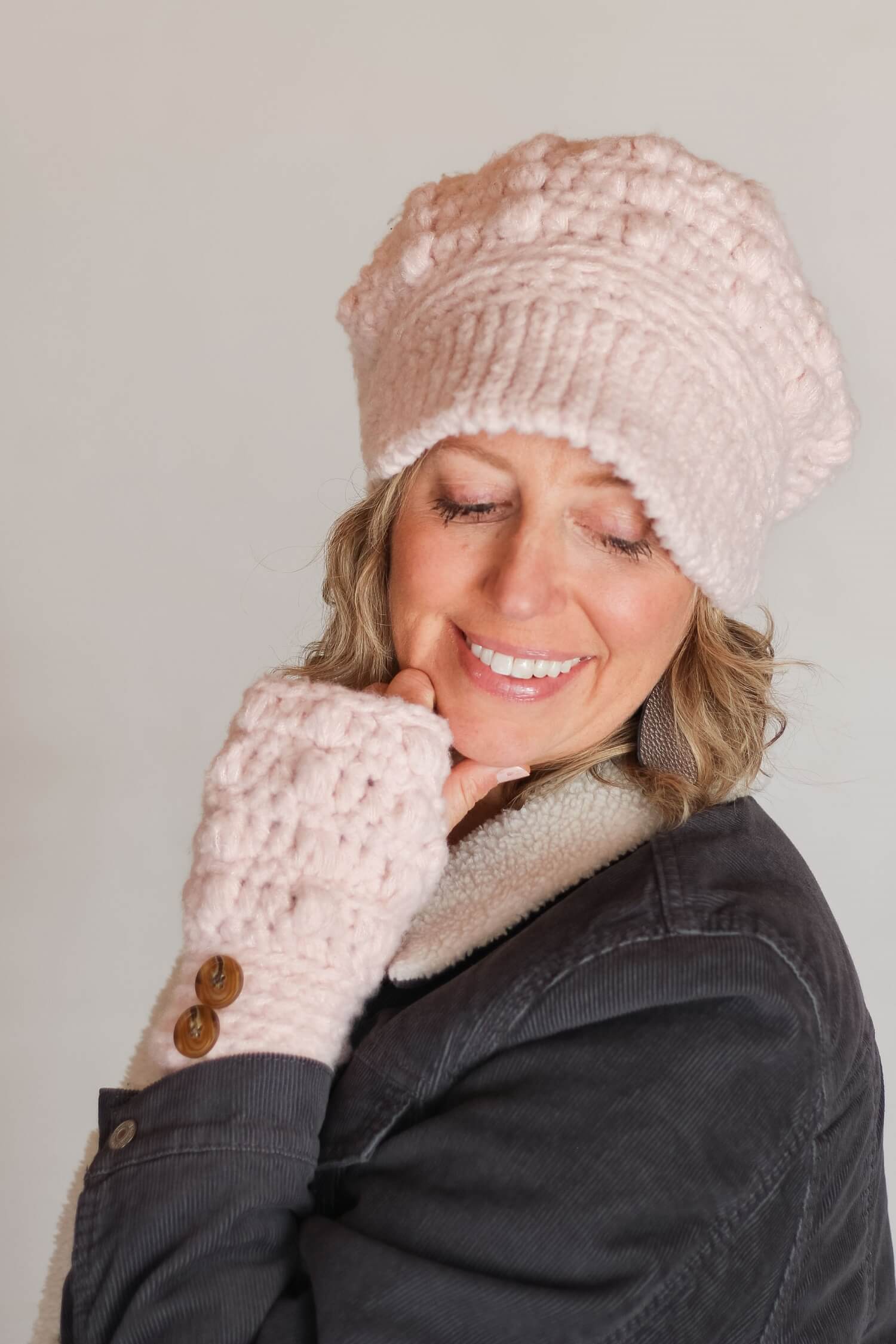 Image of Crochet Kit - Newsboy Hat & Hand Warmers