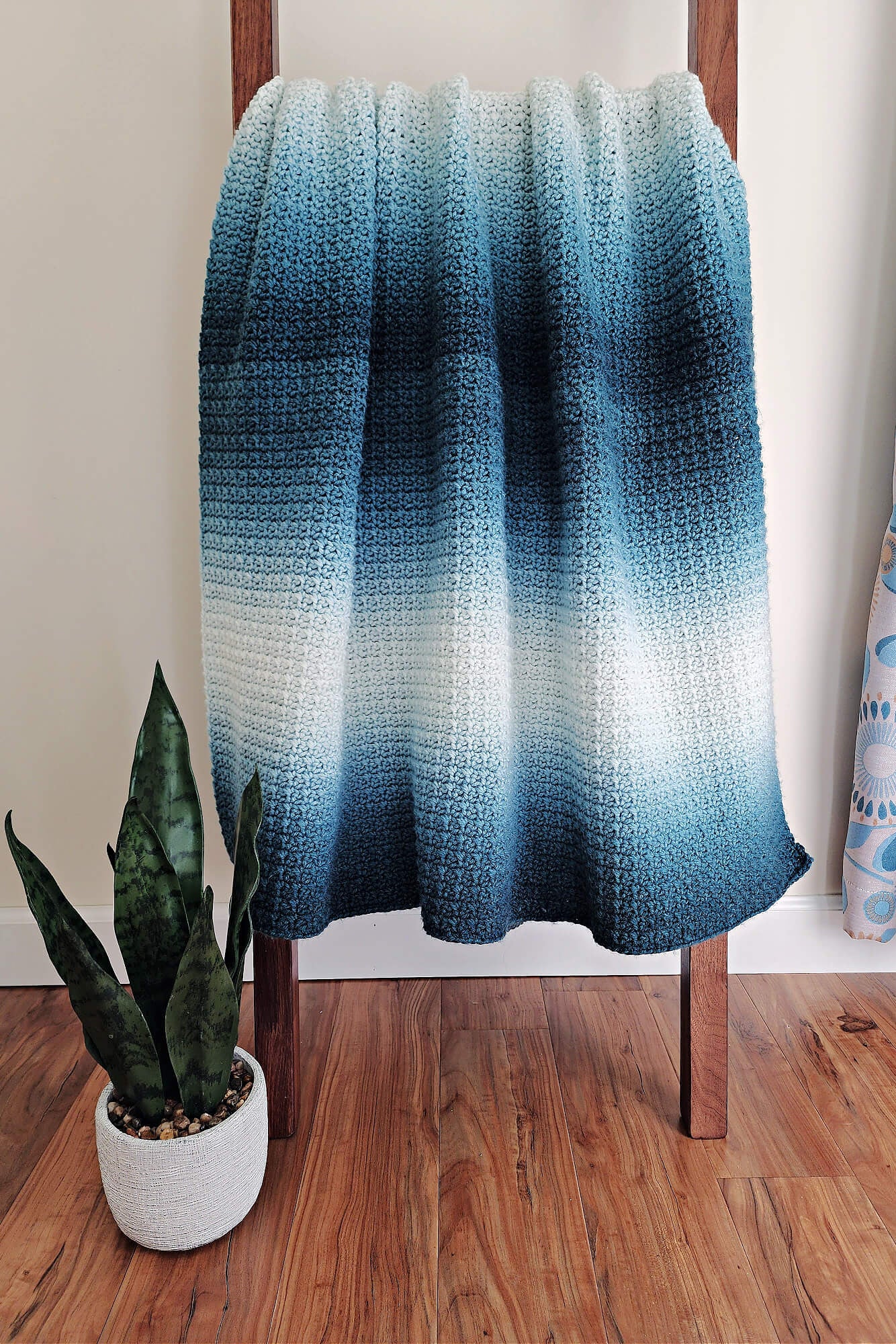 Image of Crochet Kit - Ocean Hues Gradient Blanket