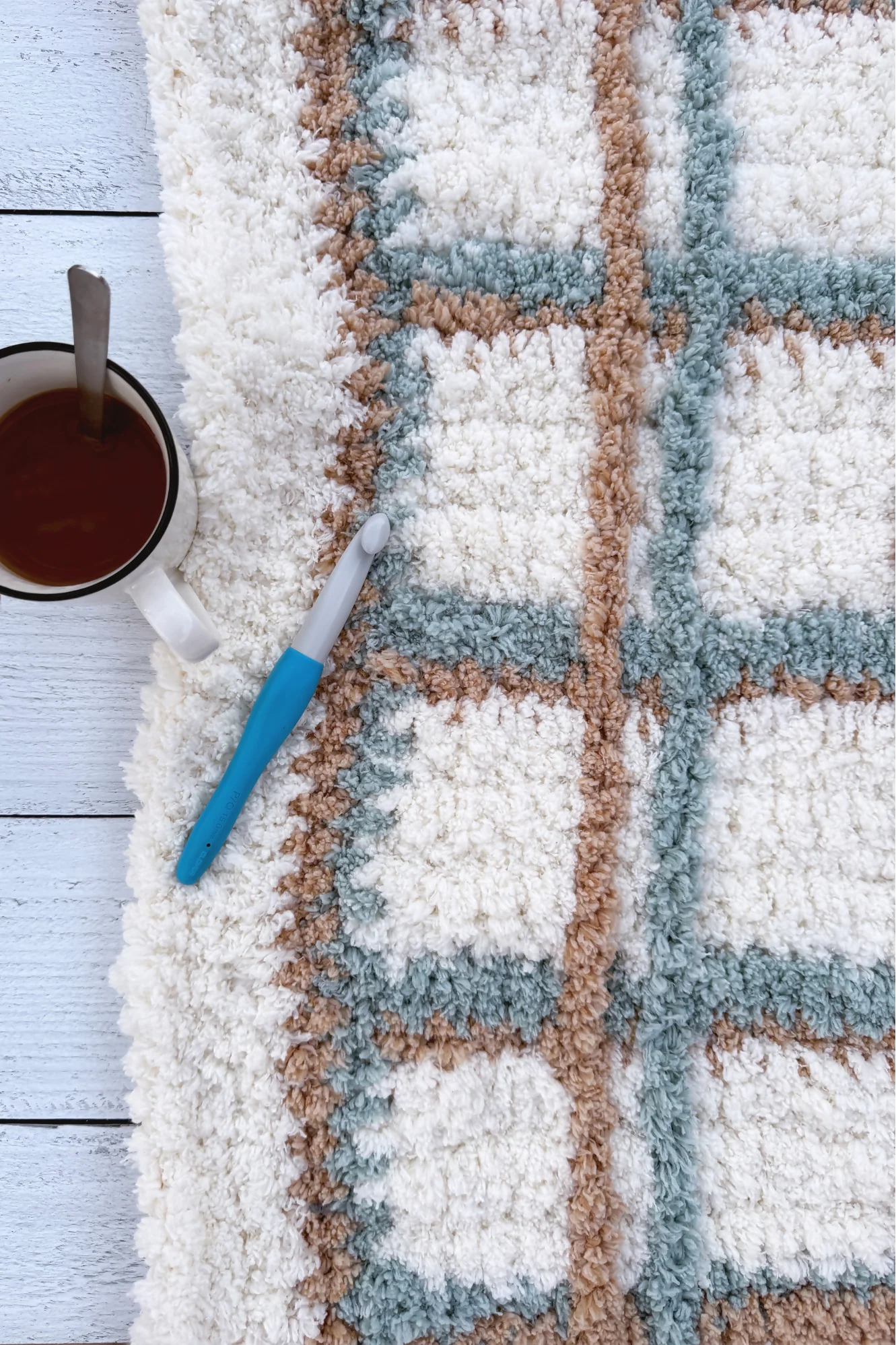 Image of Tartan Plaid Sherpa Blanket (Crochet)