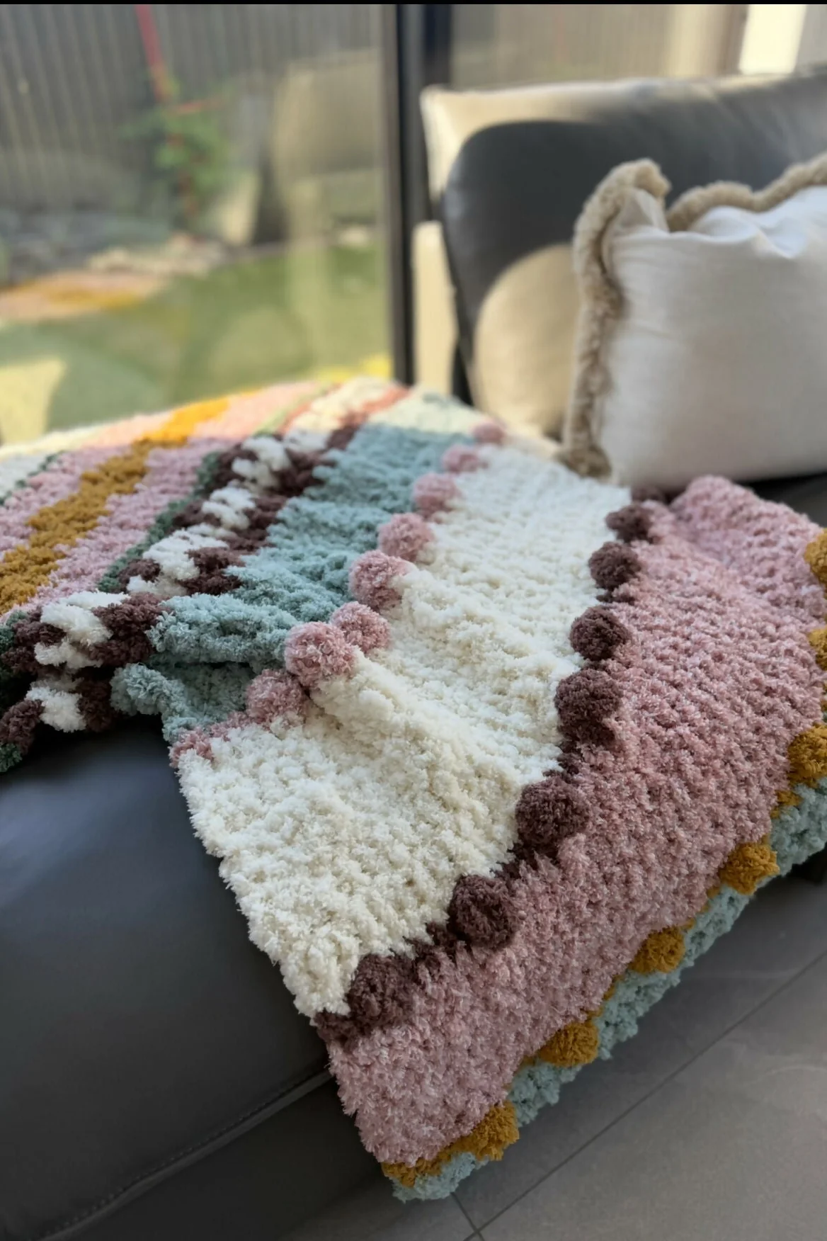 Image of Mels Fluffy Bobble Blanket (Crochet)