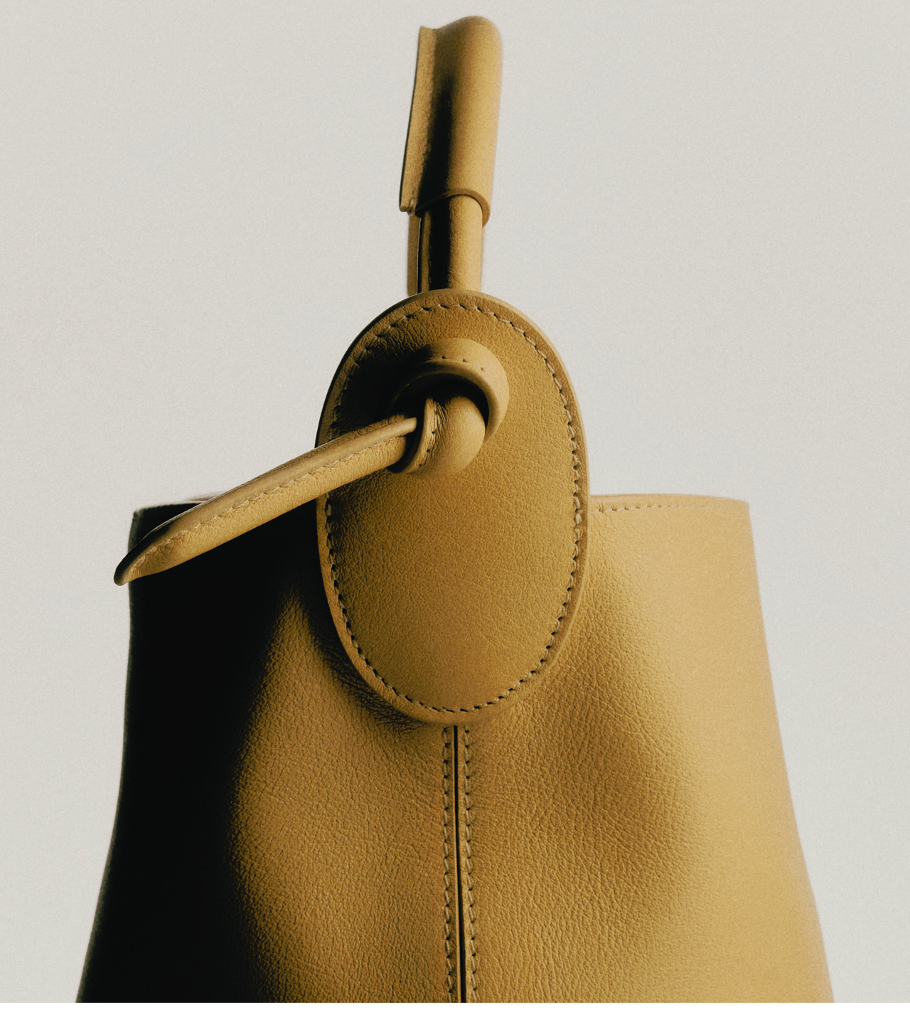 We are inspired by the unparalleled beauty of nature, art, New York City, and the craftsmanship and culture of Italy. We are so in love with these pieces, and the world we have created. Thank you for being a part of it, we're excited you're here.
