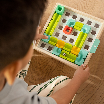 For 3-year-olds: Wooden Wobble Puzzle