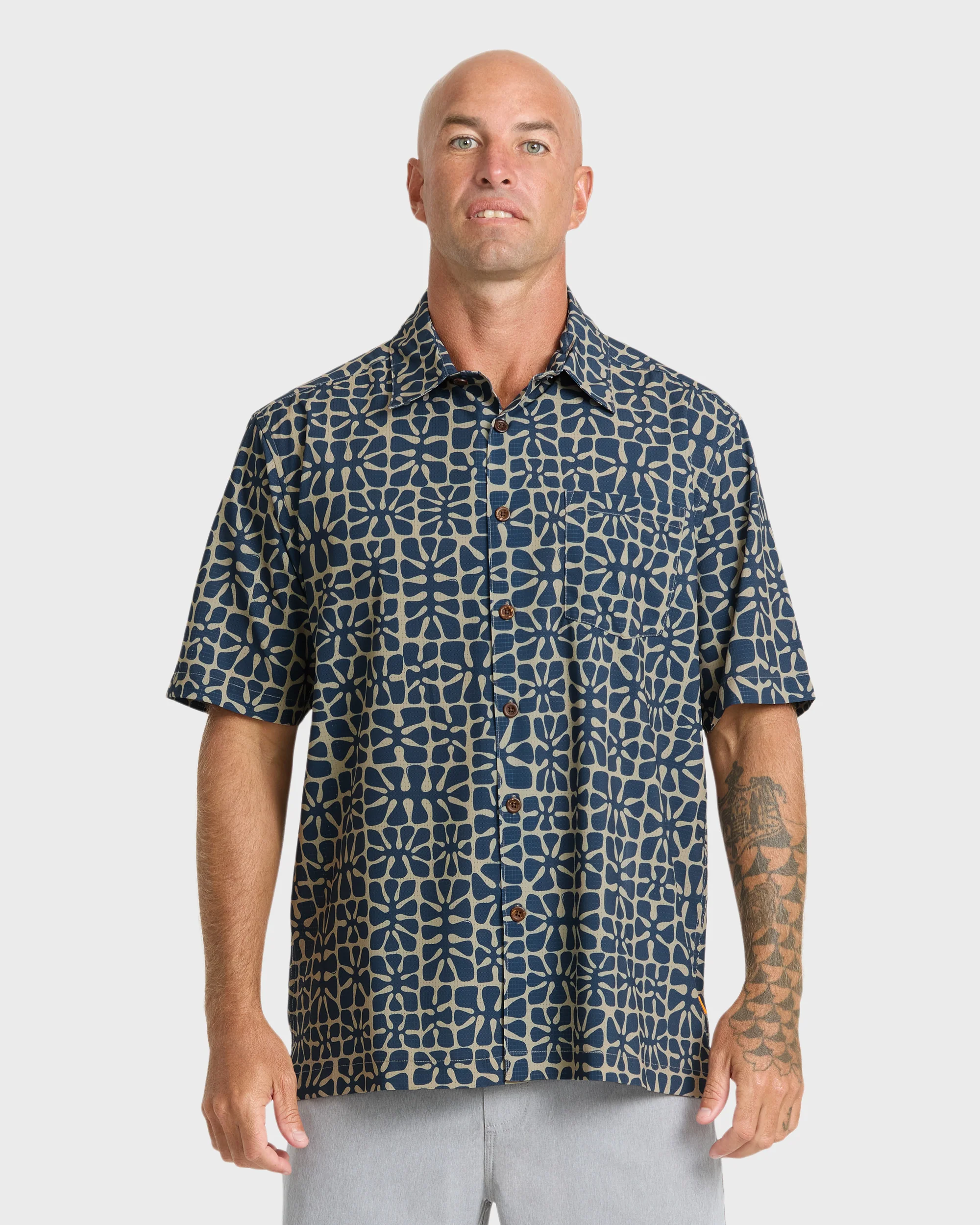 Image of Waterman Coral Sea Performance Short Sleeve Shirt - Dark Denim
