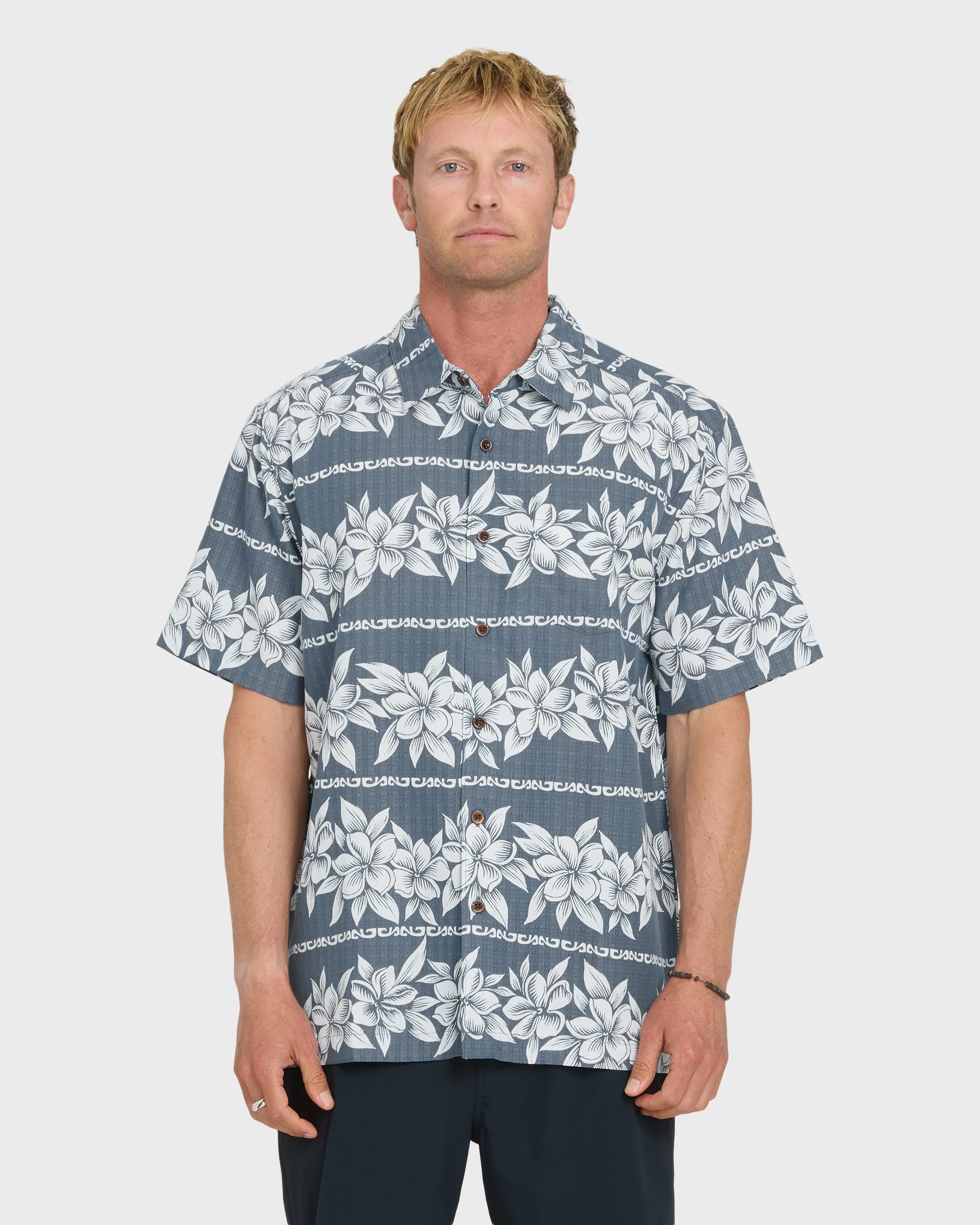 Image of Waterman Horizons Short Sleeve Woven Shirt - Dark Denim