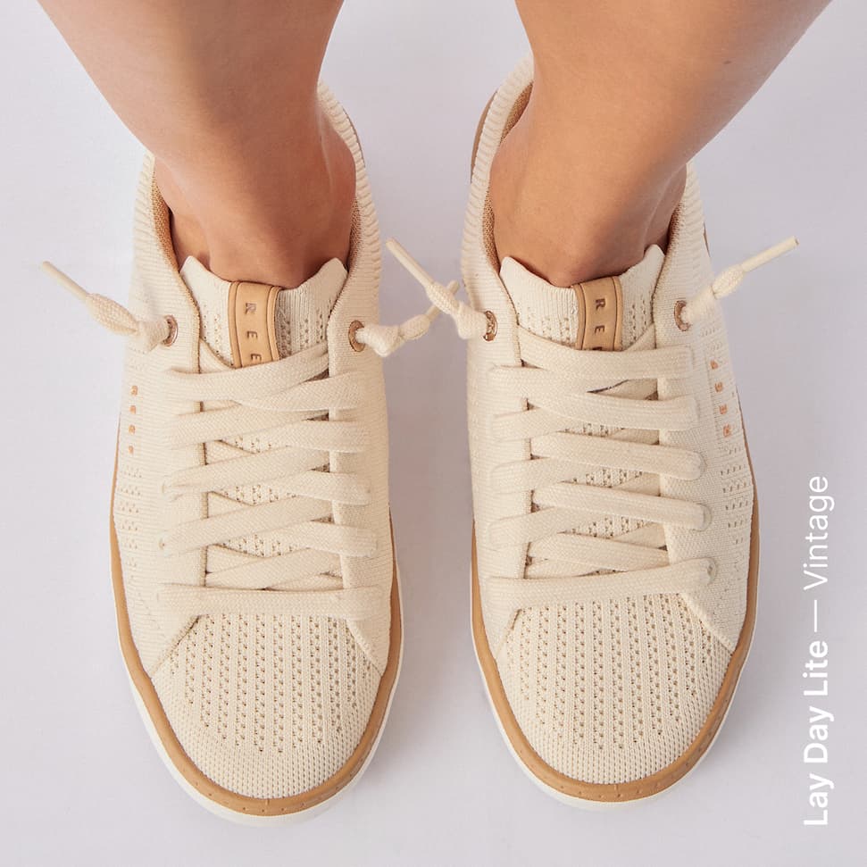 All day, every plan—the Lay Day Lite fits right in. Breathable knit, ultra-light feel, and a cushy step with a little lift.