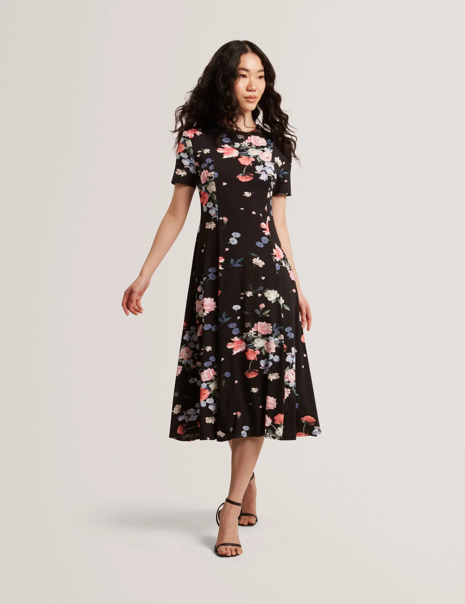 Image of SHORT SLEEVE JERSEY MAXI DRESS | BLACK