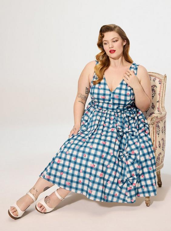 Retro Chic V-Neck Bow Dress