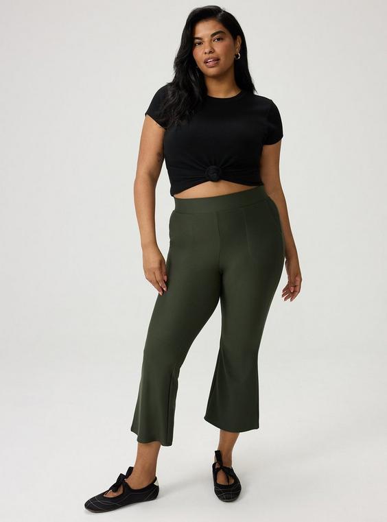 Crop Pocket Flare Legging