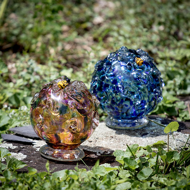 Glass Bee Drinking Garden Ball