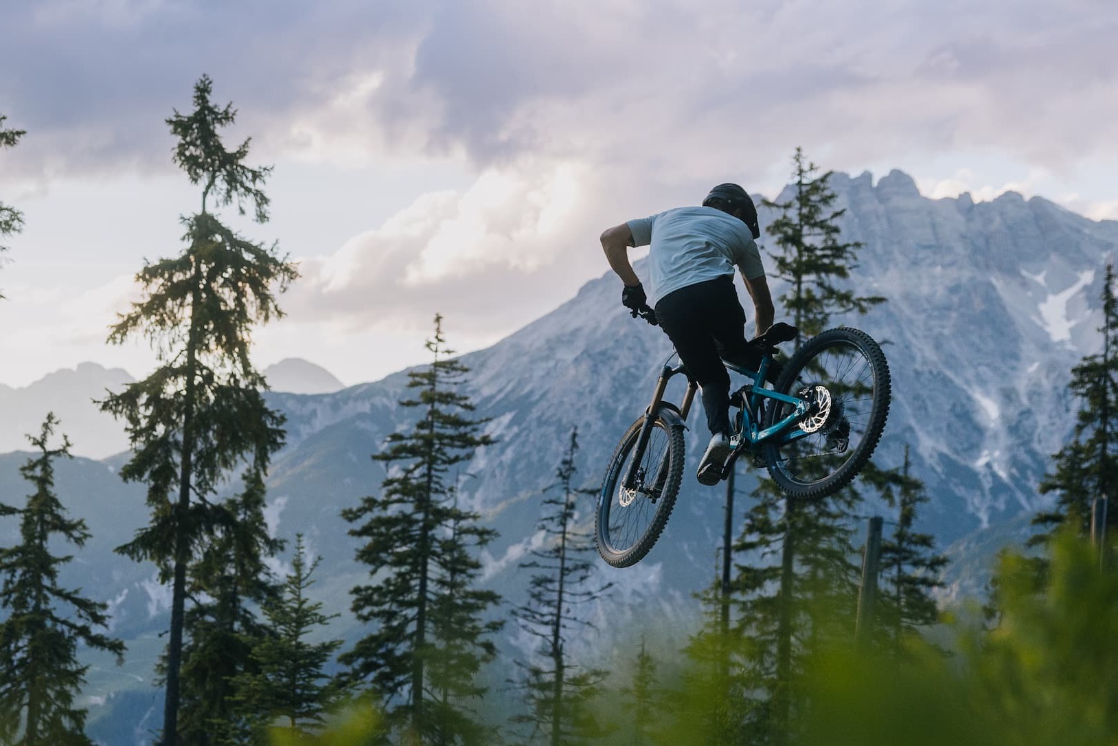 Yeti Cycles LT