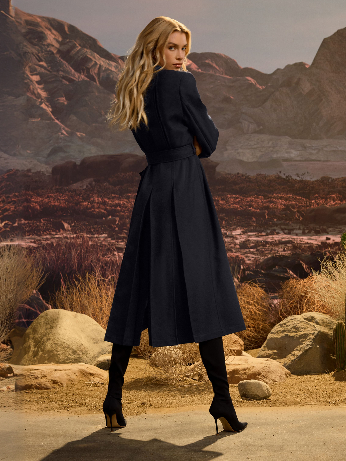 Lorna Wool Gabardine Trench Coat in Navy – Light Wool