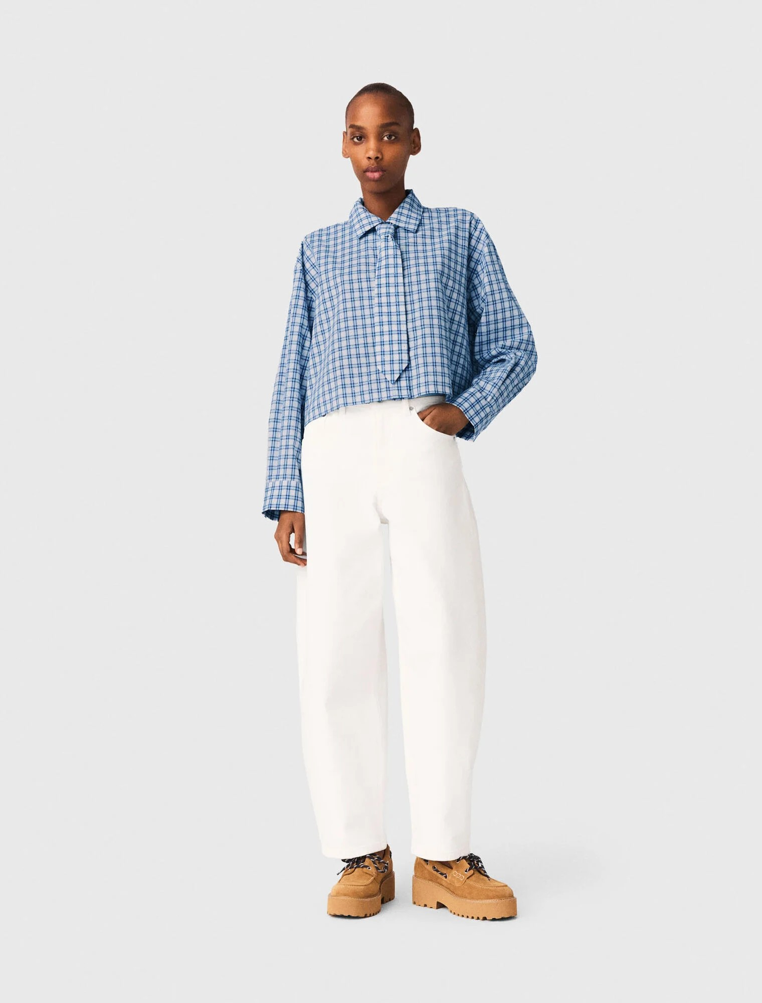 Shirt with removable jewel collar