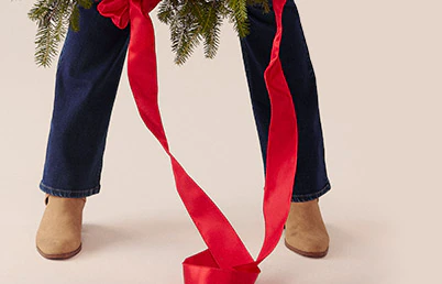 Model wearing maurices clothing.