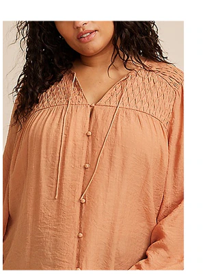 Model wearing maurices clothing.