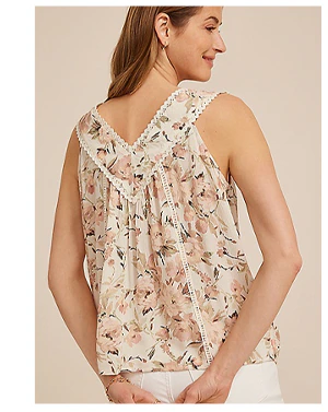 Model wearing maurices clothing.