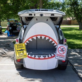Value Gray & White Shark Trunk-or-Treat Decorating Kit - 5 Pc.
