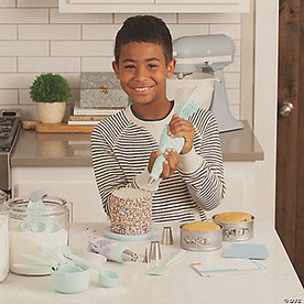 Playful Chef: Deluxe Cake Decorating Studio