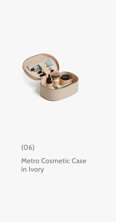 (06) Metro Cosmetic Case in Ivory.