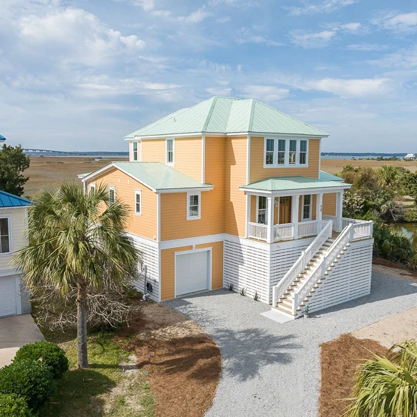 Stay Golden on Harbor Island