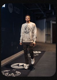 Display images to show real-time content