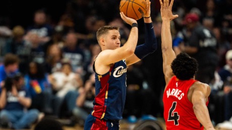 Sam Merrill shoots a 3