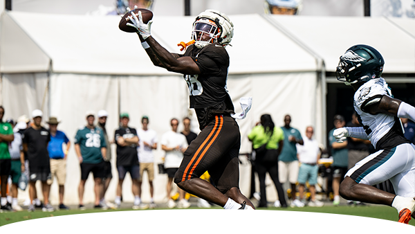Article: Training Camp Observations: Browns' Offense Scores in Second Joint Practice with Eagles